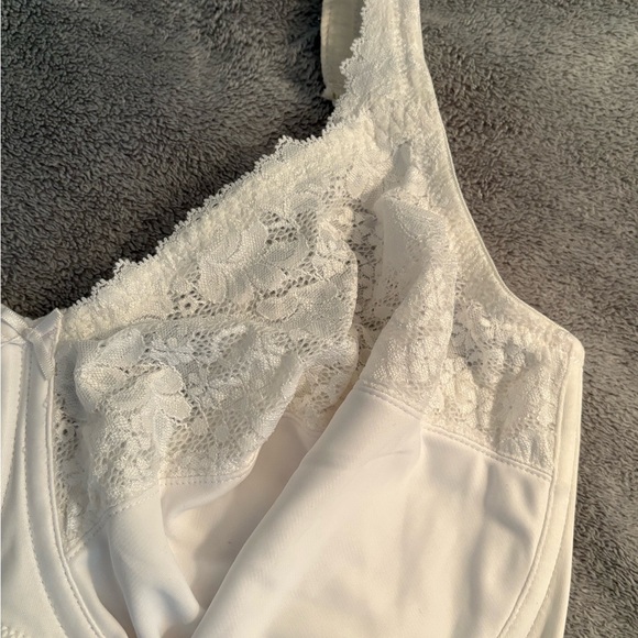 Lilyette by Bali White Lace Minimizer Underwire Bra 40DDD - Picture 3 of 13